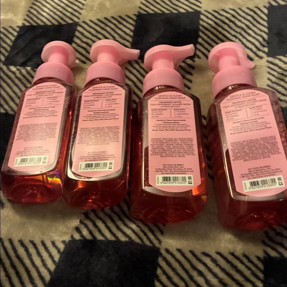 Bath & Body Works Twisted Pepper Mint Foaming Hand Soap - Red and Pink (4) - Picture 5 of 5
